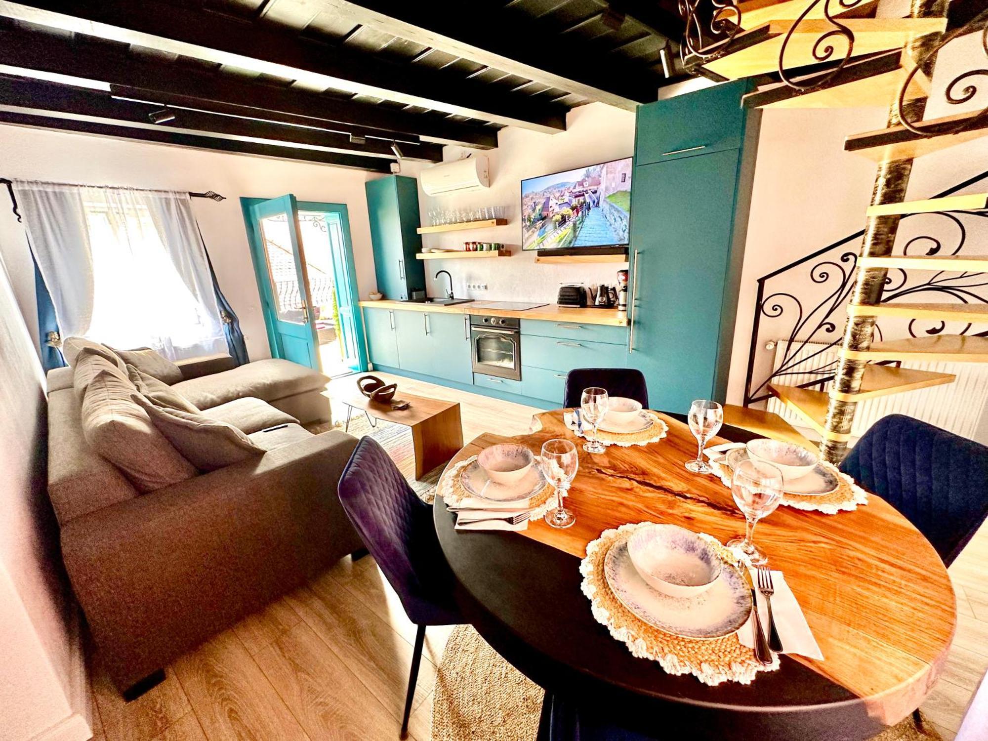 シギショアラCasa Albastra By Casa Ottoアパートメント エクステリア 写真
