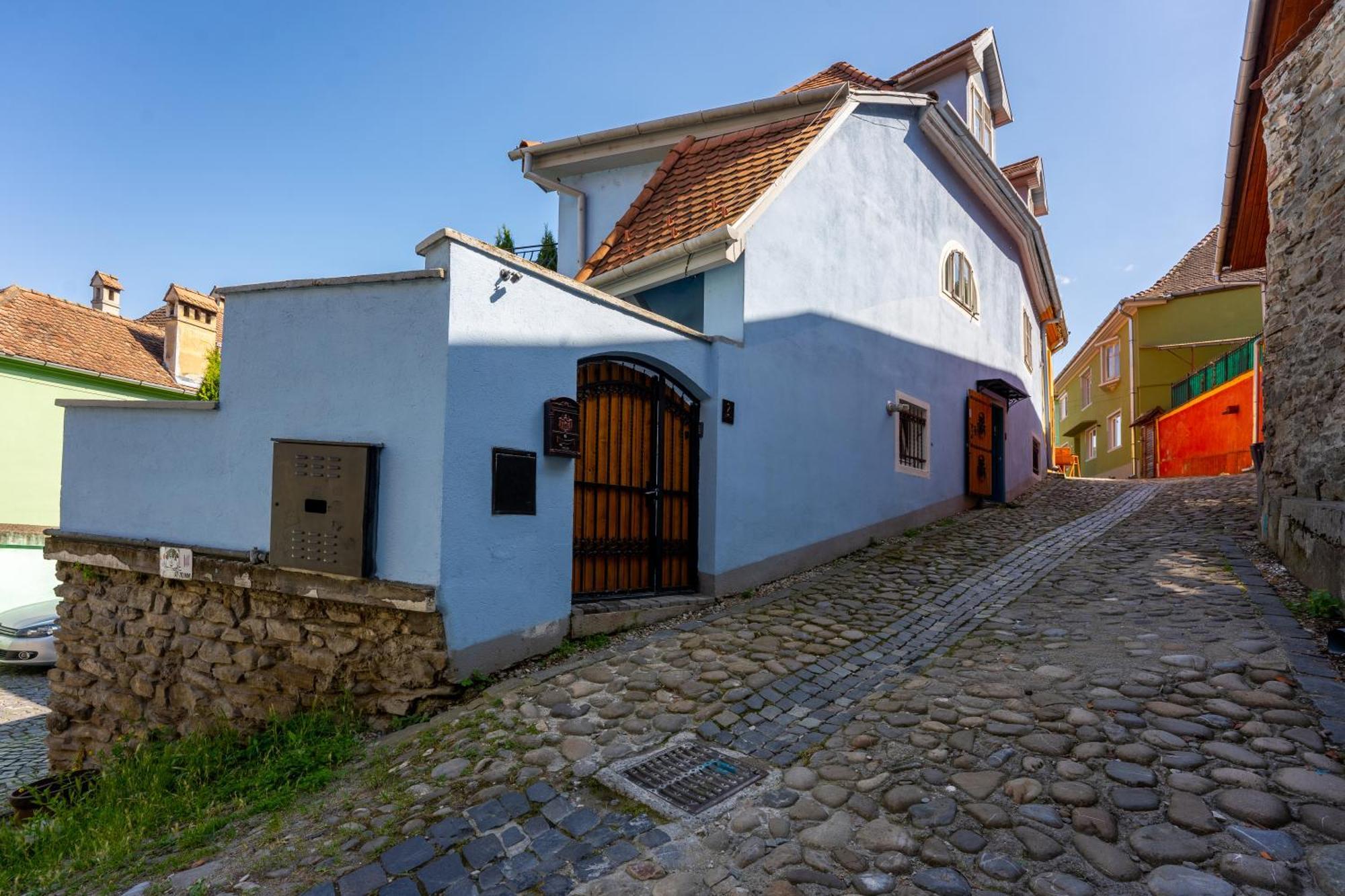 シギショアラCasa Albastra By Casa Ottoアパートメント エクステリア 写真